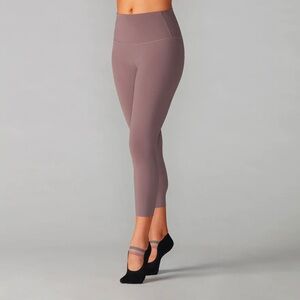 TAVI Crop Leggings NWT